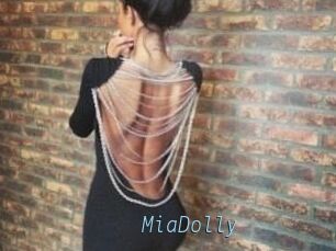 Mia_Dolly